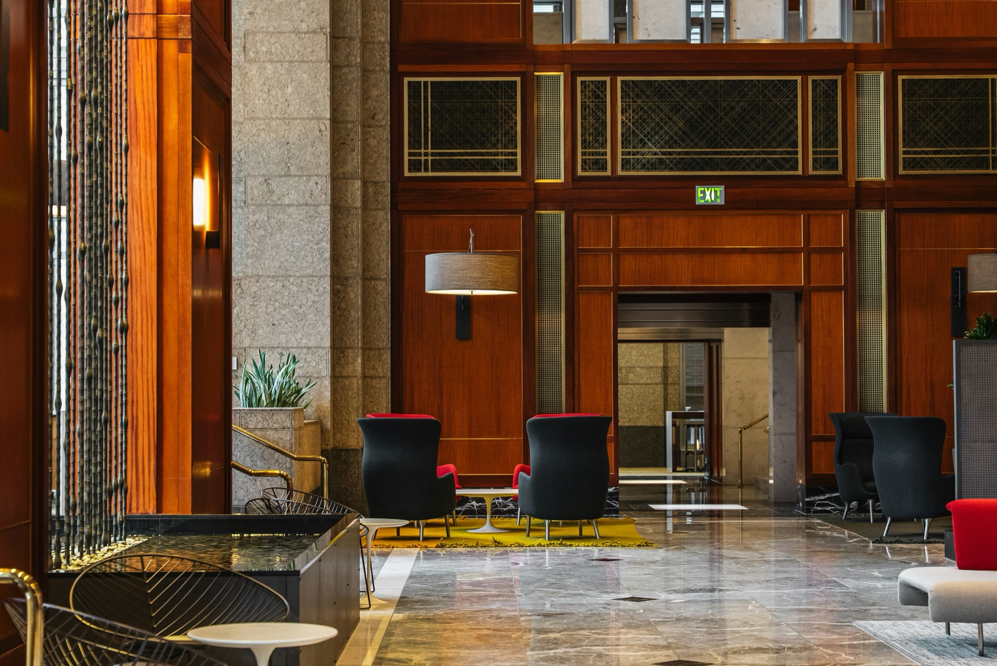 Luxury hotel lobby vibe (photo)