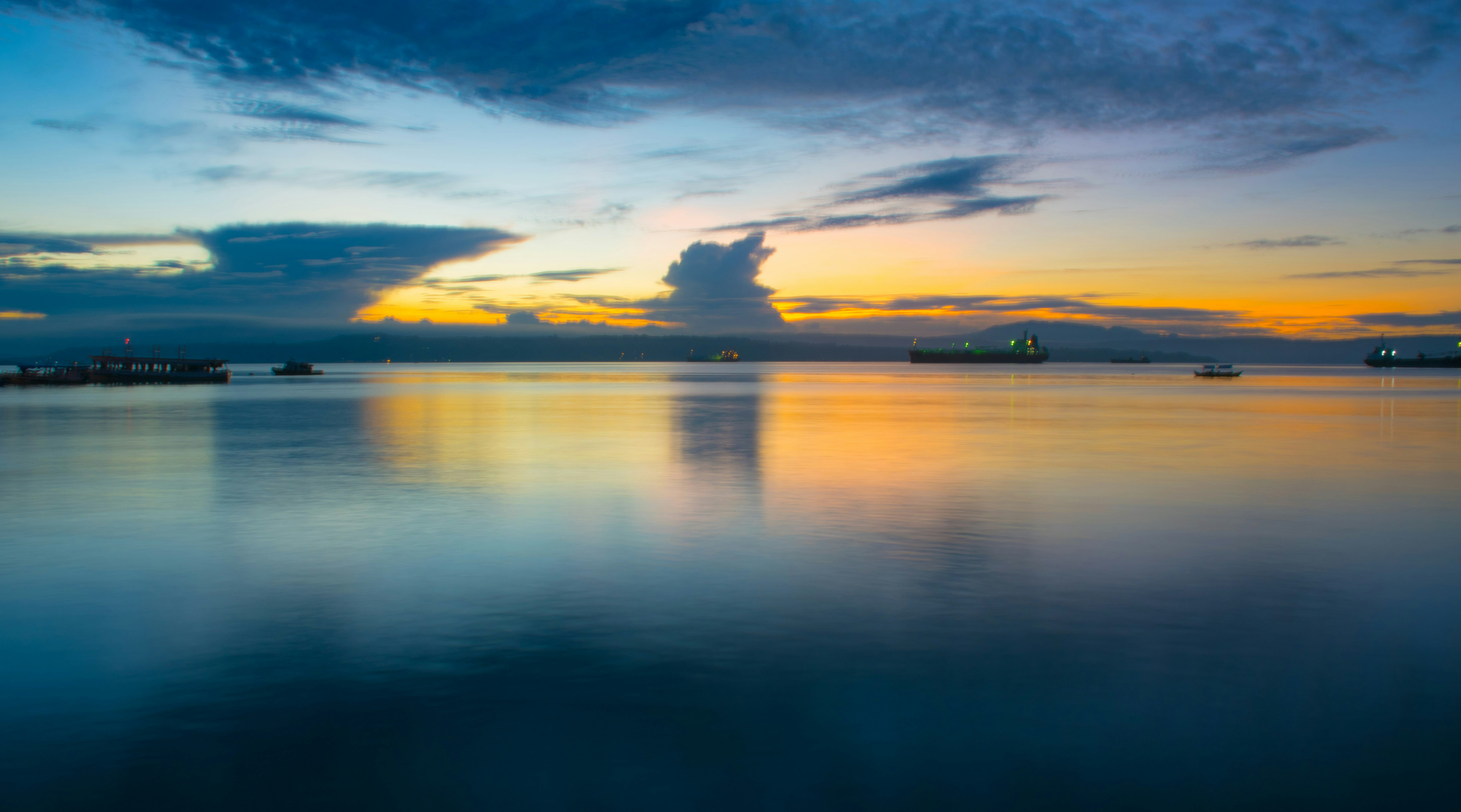 사말 섬 노을과 바다